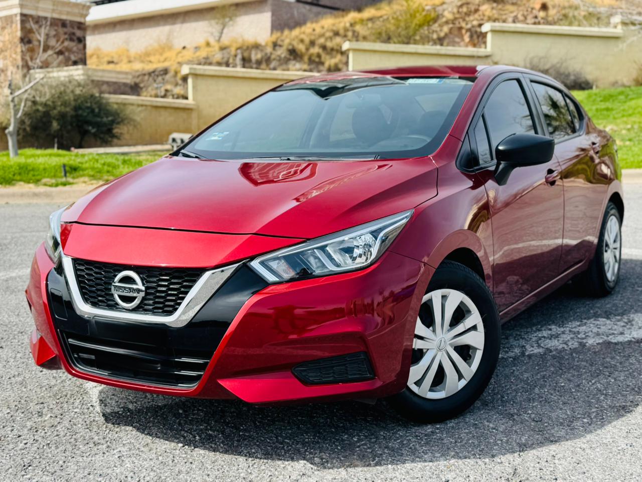 NISSAN VERSA - Imagen 1