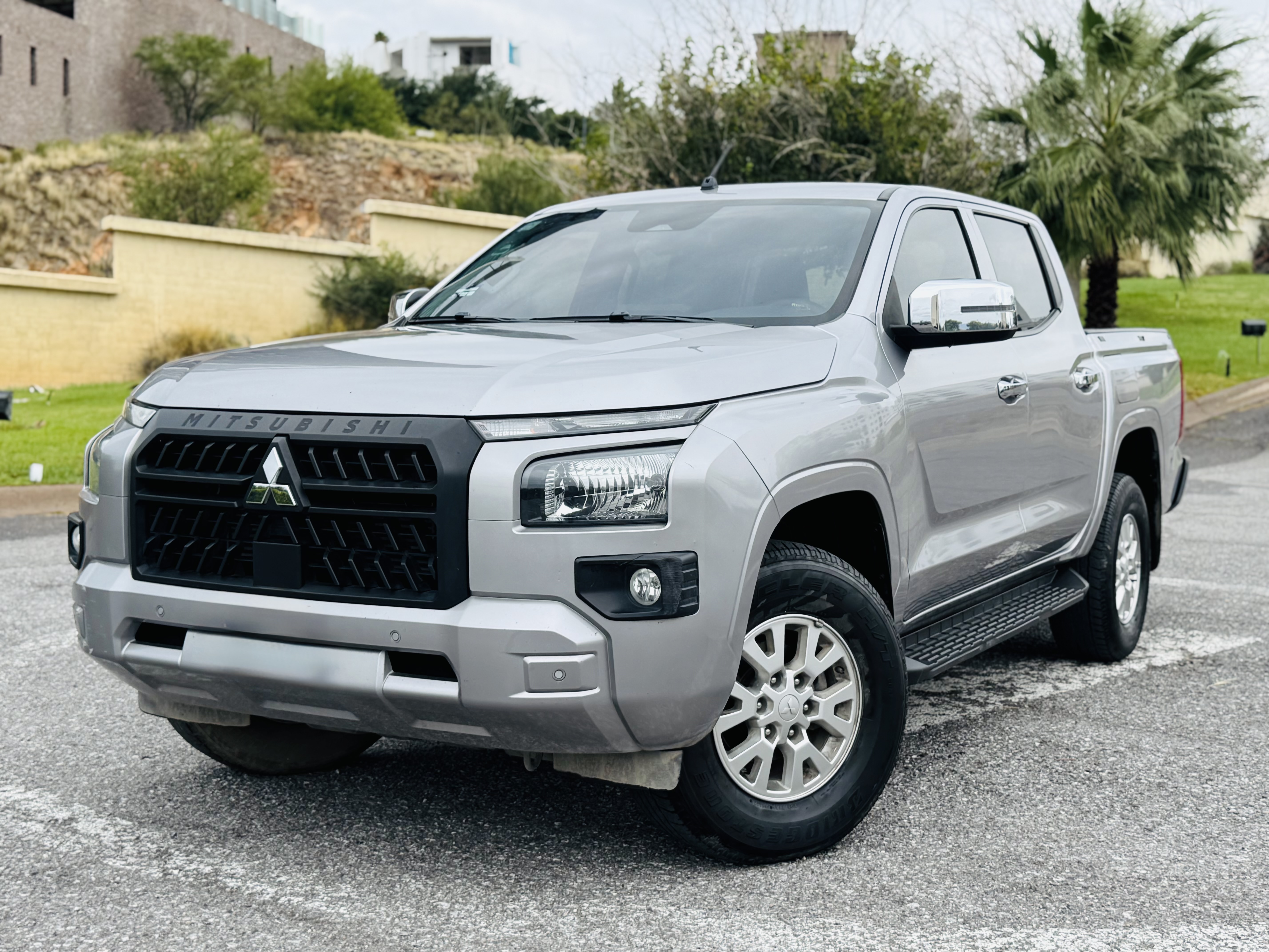 Mitsubishi L200 - Imagen 1